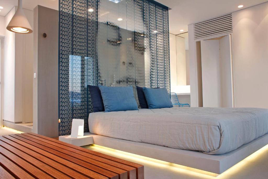 Art Suite with Outdoor Jetted Tub,1273457356:JPEG